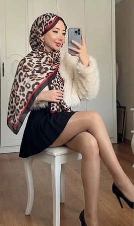 Türbanlı Azra