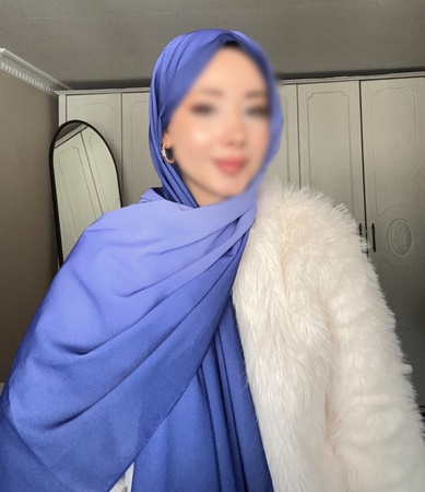 Türbanlı Azra
